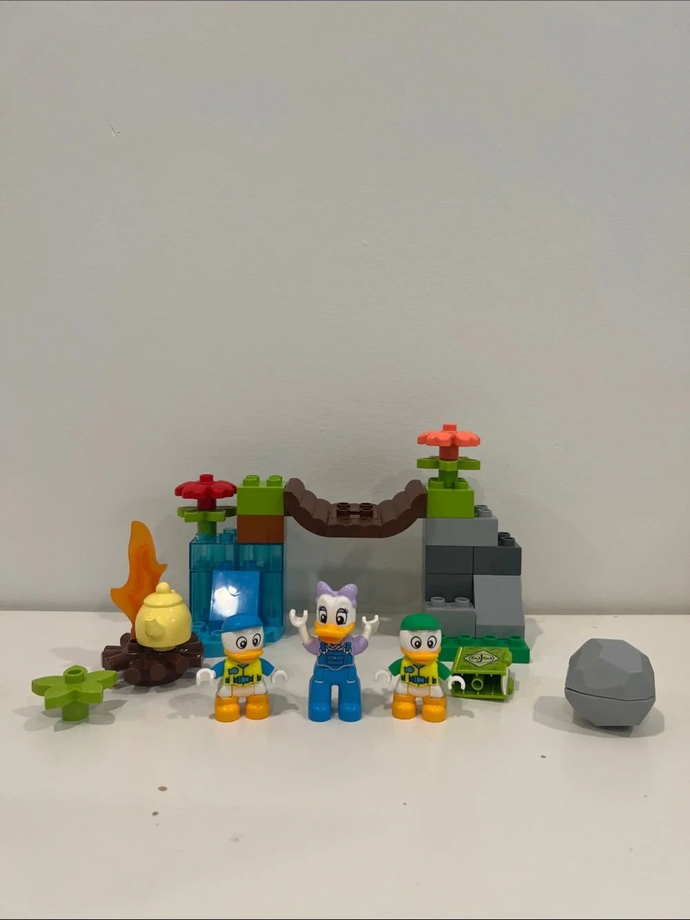 LEGO DUPLO Daisy Duck and nephews camping adventures 10997